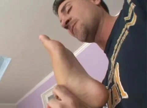 Bigbooty Raquelle De Rossi Toe Service