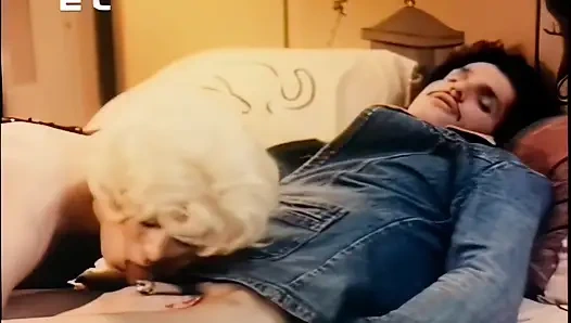 Горячую и сексуальную блондинку шпилют грубый