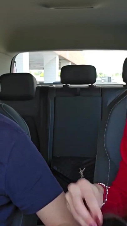 WYRUCHNIĘTA MACOCHA MUSI PODDAĆ SIĘ NIEPRZYZWOITYM WYMAGANIOM SWOJEGO BRAGGARTA PASIERBA, ABY NIE ZRUJNOWAĆ RODZINNEGO UKOŃCZENIA SZKOŁY PA | Klip 1