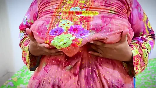 Büyük götlü ateşli güzel Müslüman kız ormanda seks videosu