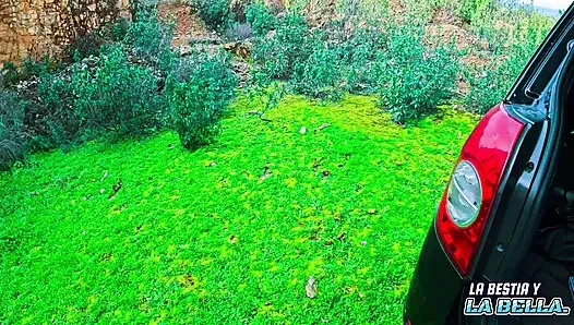 Yabancı sakso karşılığında beni evime götürüyor ve sonra sikiyor