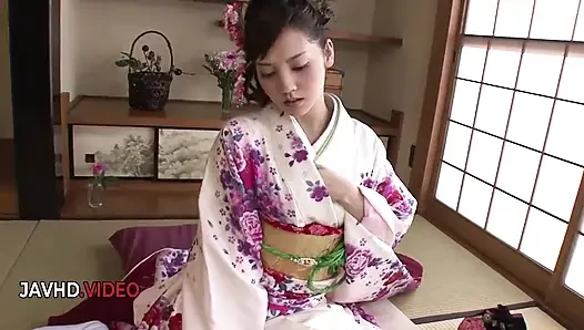 Die freche japanische amateurin Rei mizuna zeigt ihre sexy fähigkeiten live vor der kamera