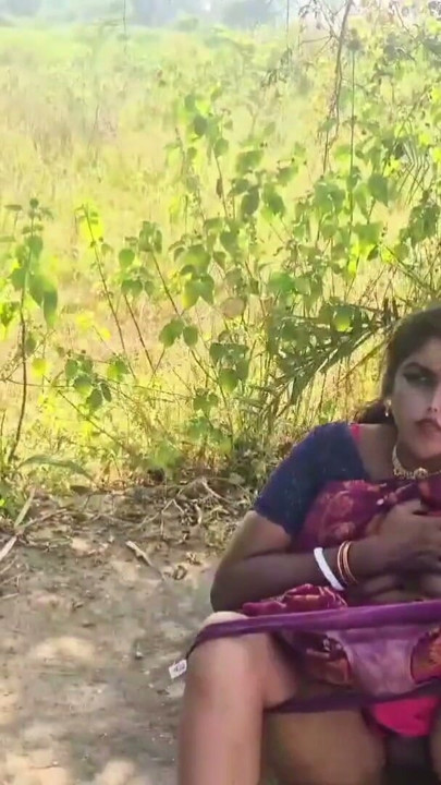Desi housewife outdoor fucking in public place on roadside by her brother-in-law | Clip 1