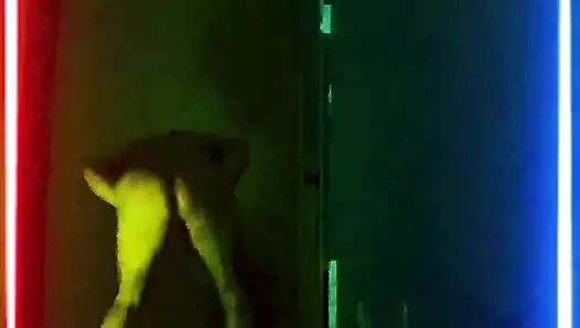 TikTok striptiz kulübü hareket ediyor