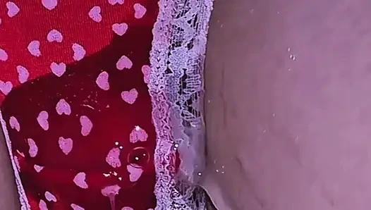 OMg, dieser fremde typ schob seinen schwanz in mein höschen und ejakulierte und ich habe ihn nicht stoppen