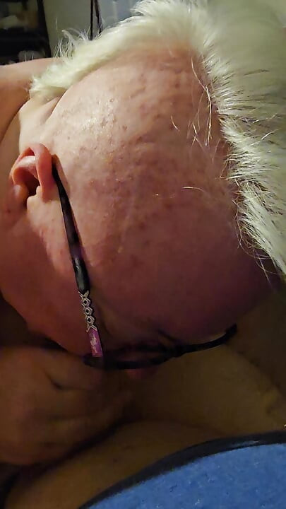 Wife gives me a bj with her new haircut