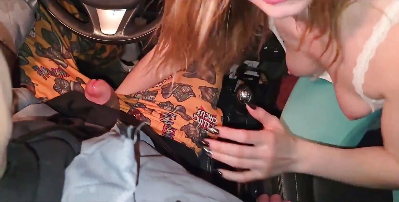 Ein doppelter blowjob im auto meiner freundin, schmutzige morbide mädchen