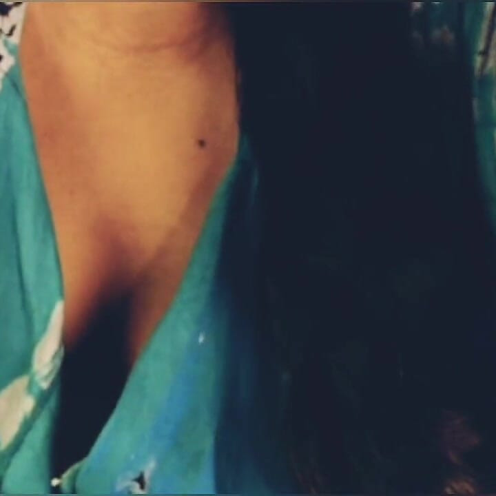 Pertunjukan Seksi Gadis Seksi Lagi Pamer Toket Bugilnya.