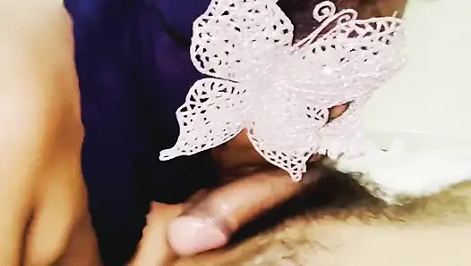 Ratu tenggorokan dalam hijab India kembali, muncrat di mulut, payudara besar, gadis desa facefuck