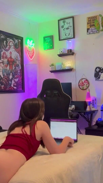 Stunning moment from "Freeuse teen let's stepbro POUND her right pussy"