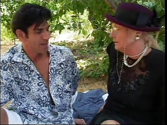 Sex-crazed granny gets slammed from behind outdoors