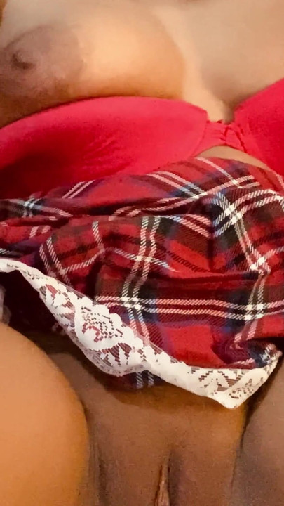 Zapanjujući trenutak iz filma "Velike sise s seksi pičkom desi cura"