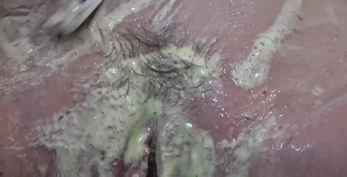 Hairy Cunt Goes to the Barber