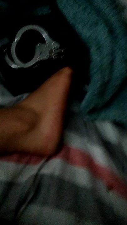 Eboni žena sa velikim sisama se igra sa mojim kurcem
