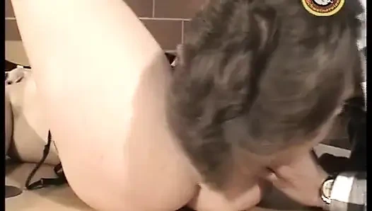 Alman Kapılarının Arkasında Özenle Siktir Edilir - Tam Film