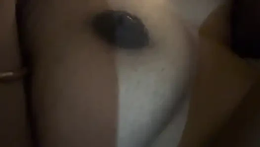 Hintli kadın desi yarağının tadını çıkarıyor