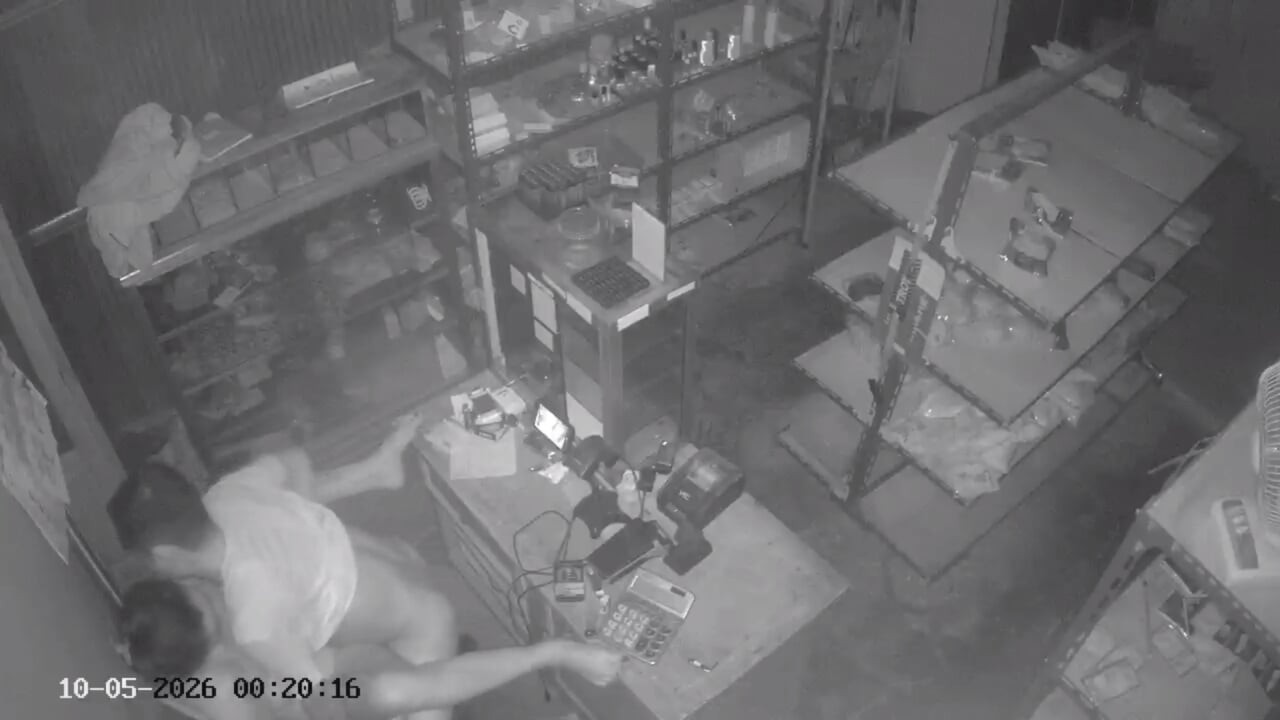 Cheating in a dark place with an ex-girlfriend, it turns out that there is a hidden camera.