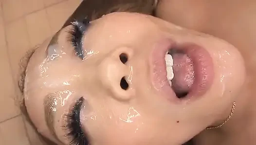 Harta karun kecantikan nasional, tersesat dalam gelombang kenikmatan yang tak tertahankan.