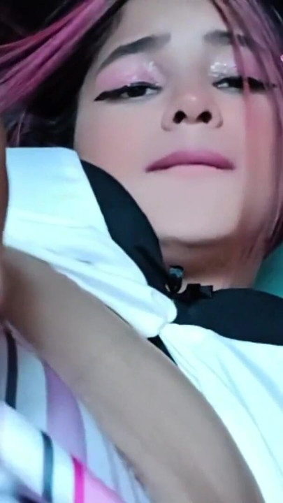 COLOMBIA MENYENTUH DIRINYA DAN MENUNJUK-NUNJUKKAN TETEK BESARNYA | Klip 1