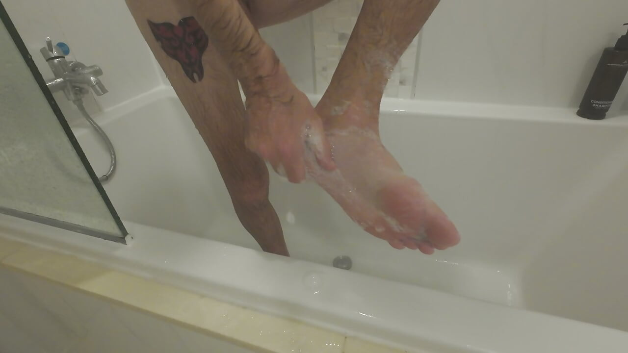 I Am Looking For A Foot Slave