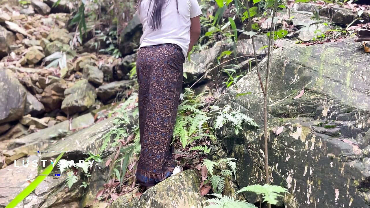 Jungle ma nangai dekhyo malai ani sex garyo ma saga