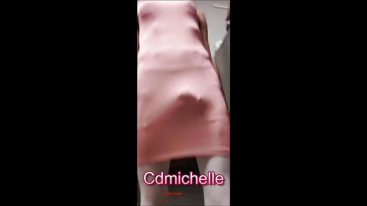 Cdmichelle šeta po kući Danas je ružičasti dan Počnite s ružičastim gaćicama Ružičaste najlonke Ružičasto donje rublje Ružičasta haljina