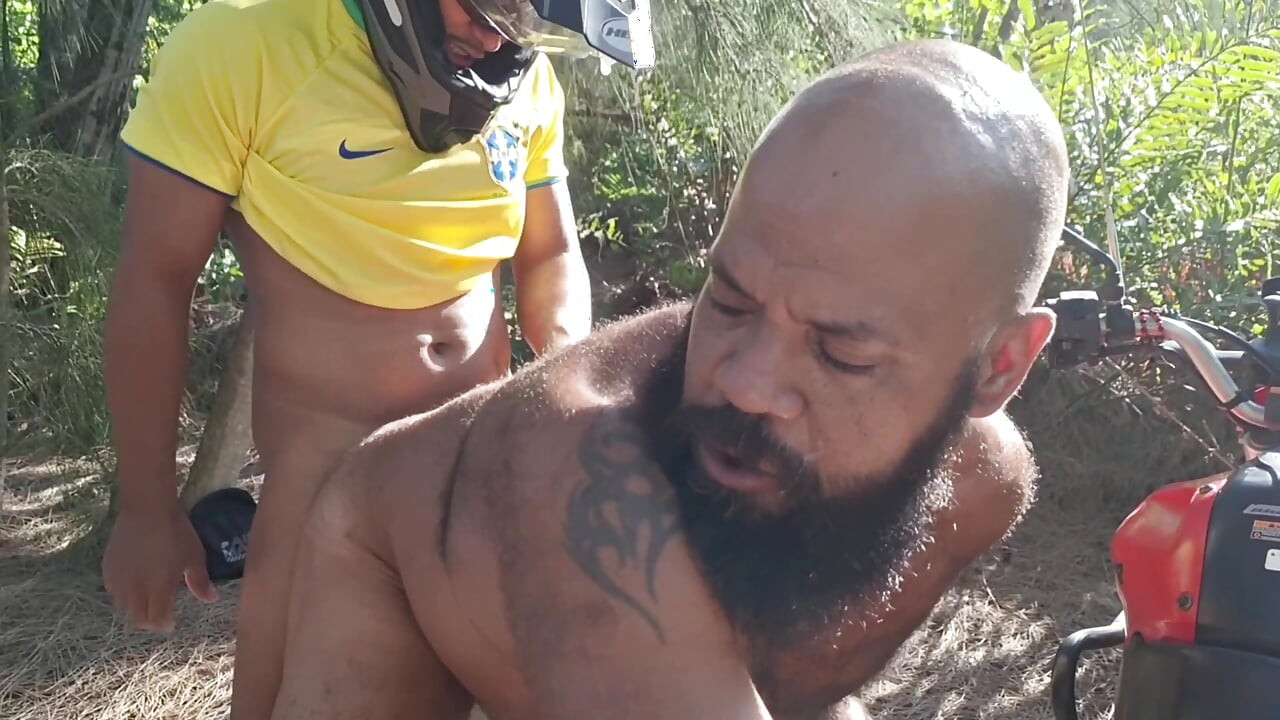 Stepfather Barbudo - the Deviation of the Motorcycle Courier Intense Sex in the Woods.