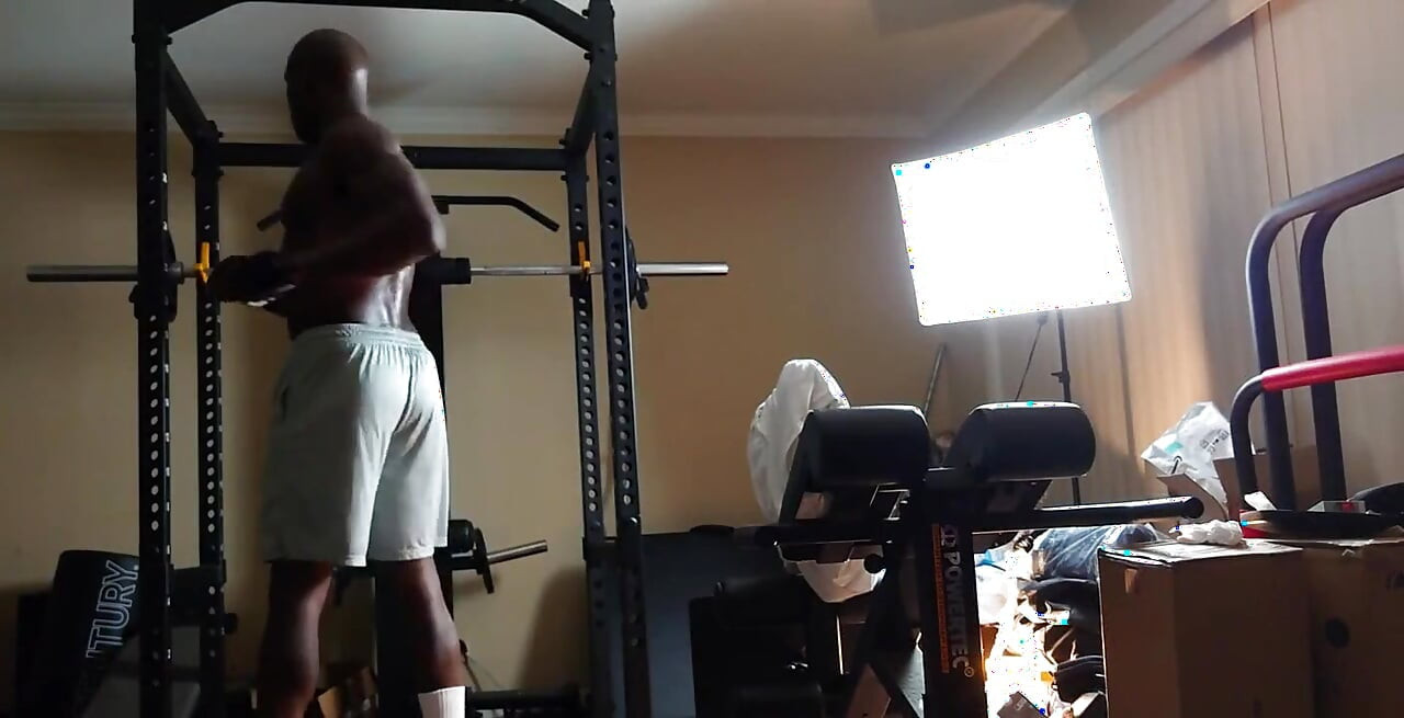 Push дневной тренировки Jeremiah McPherson она же Hallelujah Johnson работает сегодня вечером