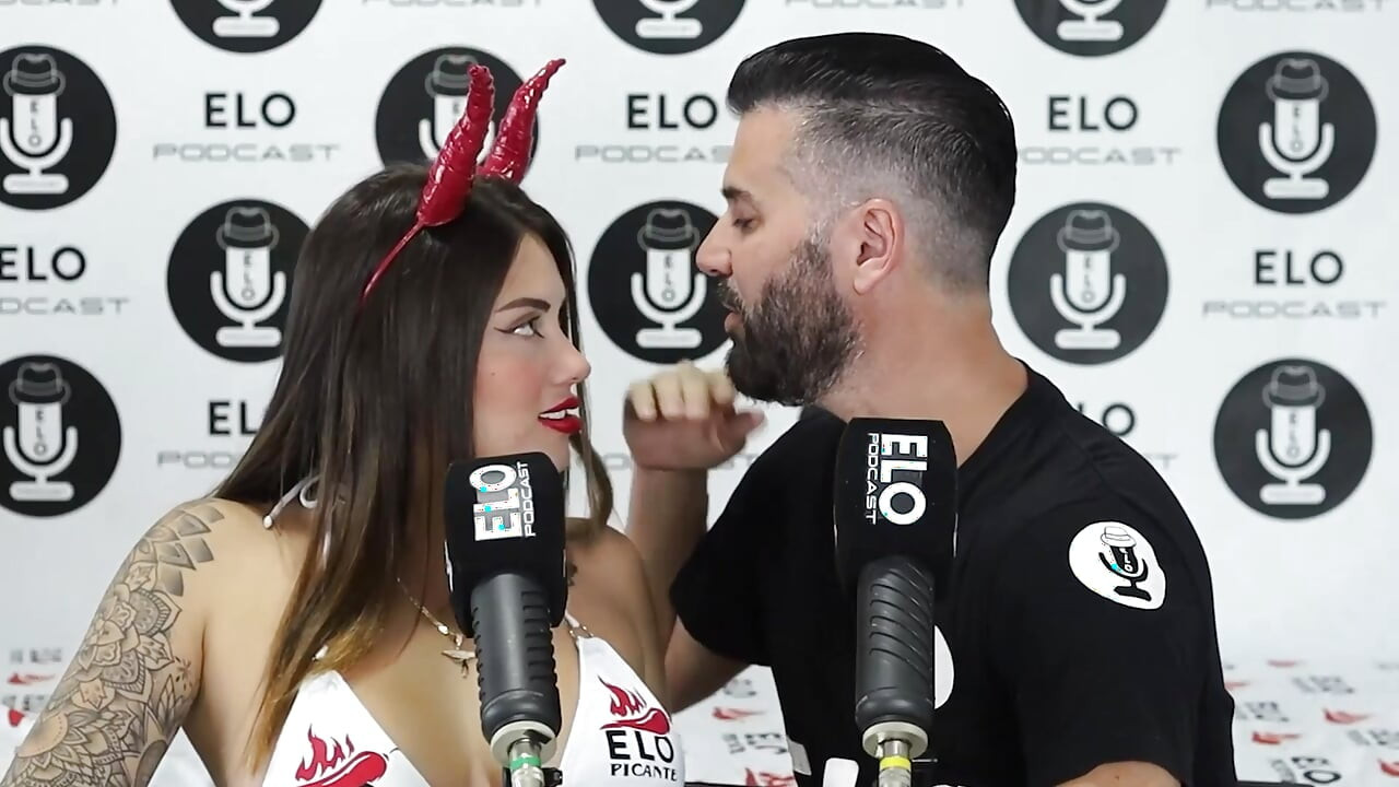 Sara Blonda îmi scuipă gura😈