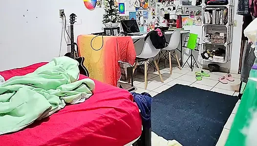 Ich beobachte, wie meine stiefschwester aus der dusche kommt