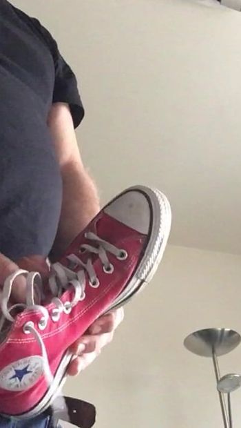 Quick cumshot on my red sneakers converse