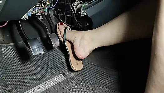 Beschleunigung und Pumpen von Corsa-Pedalen mit Flip-Flops