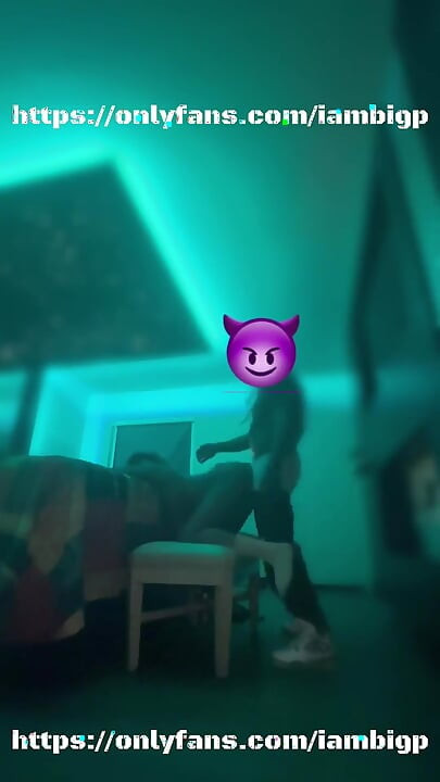Της αρέσει να κάνει Twerk πριν γαμηθεί