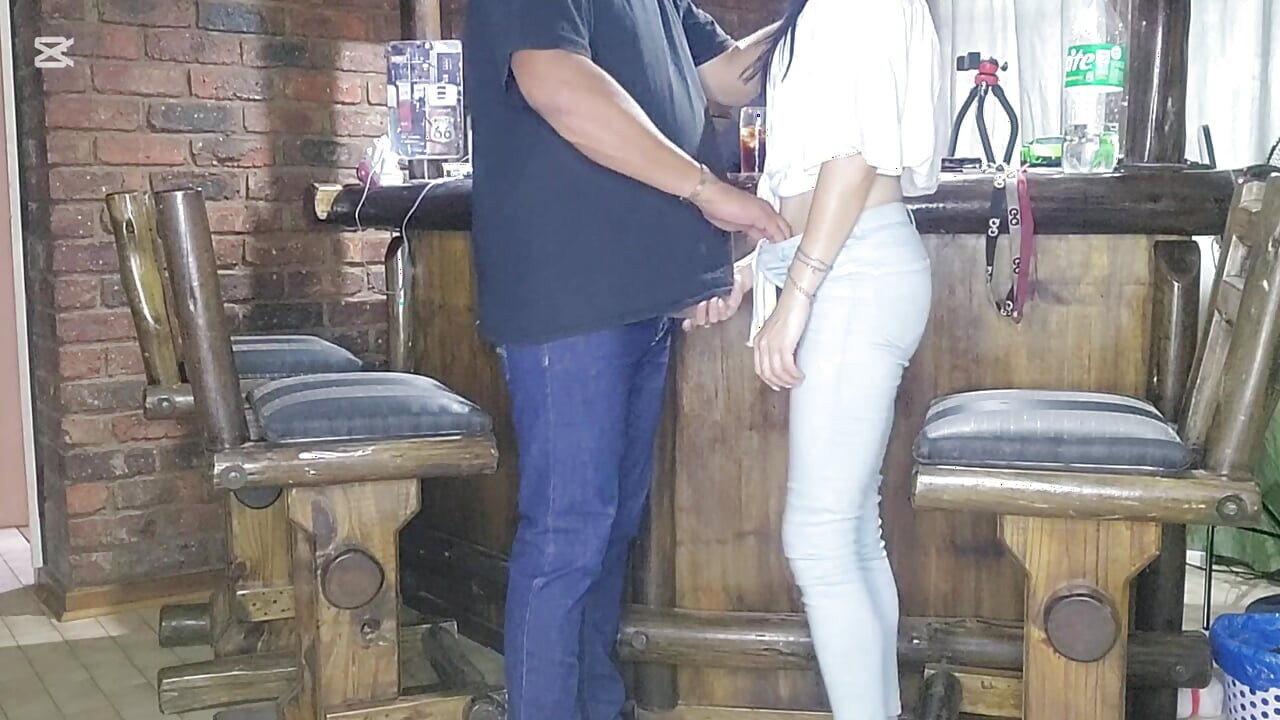 Ngentot memek sambil berdiri