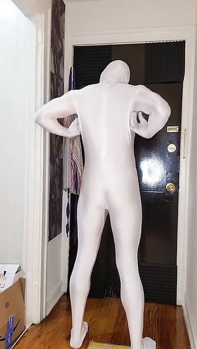 Kenniejai Wears Whte Spandex and Cums