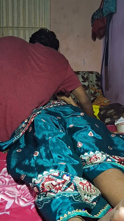 Desi bhabhi ka romance wela sexy video mms