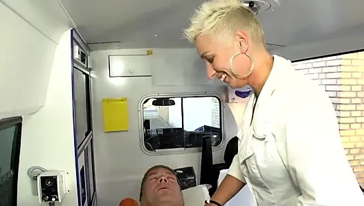 Ambulansta olgun aşk