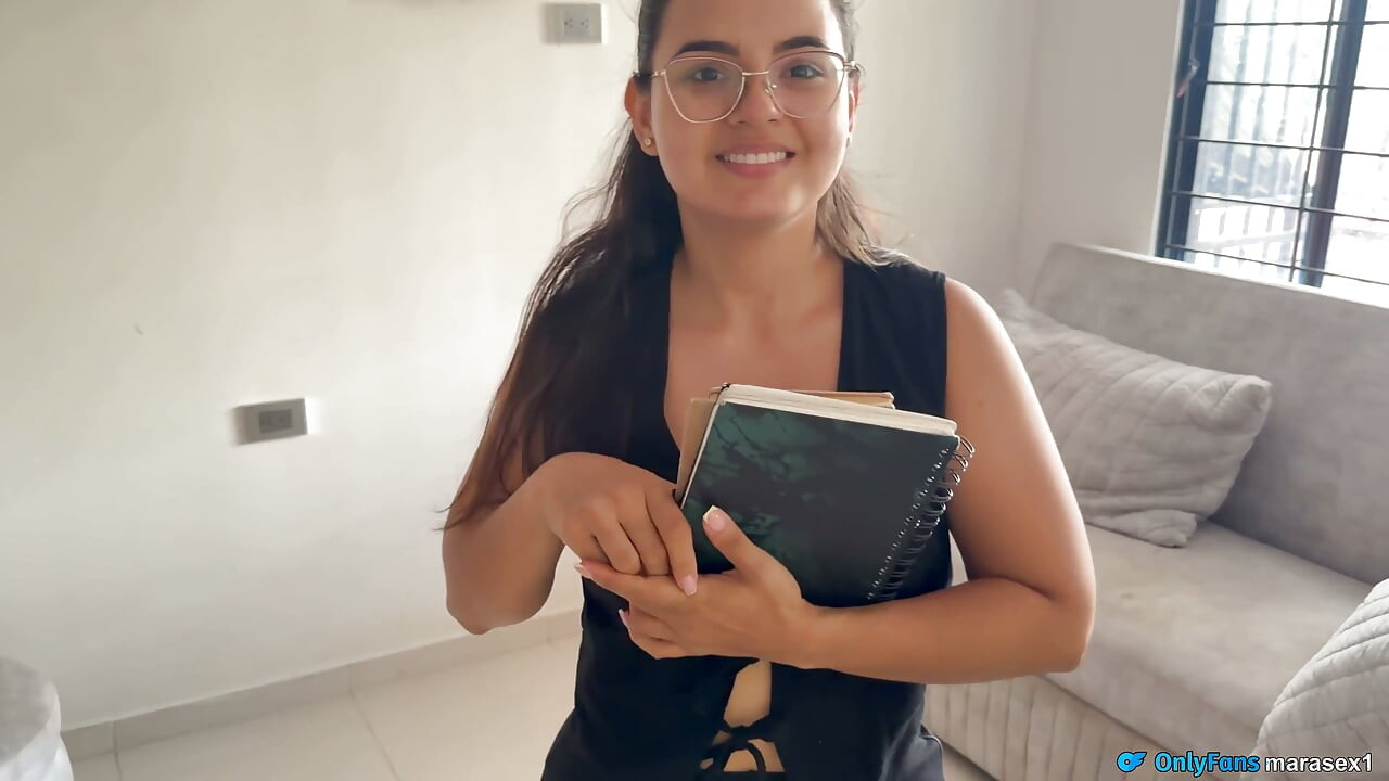 يخون زوجته مع المربية الجديدة ذات المؤخرة الكبيرة. الجسم الجميل - Marasexxxx