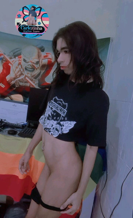 Carlezinha Woman Transvestite young cocky in short shorts and naughty panties