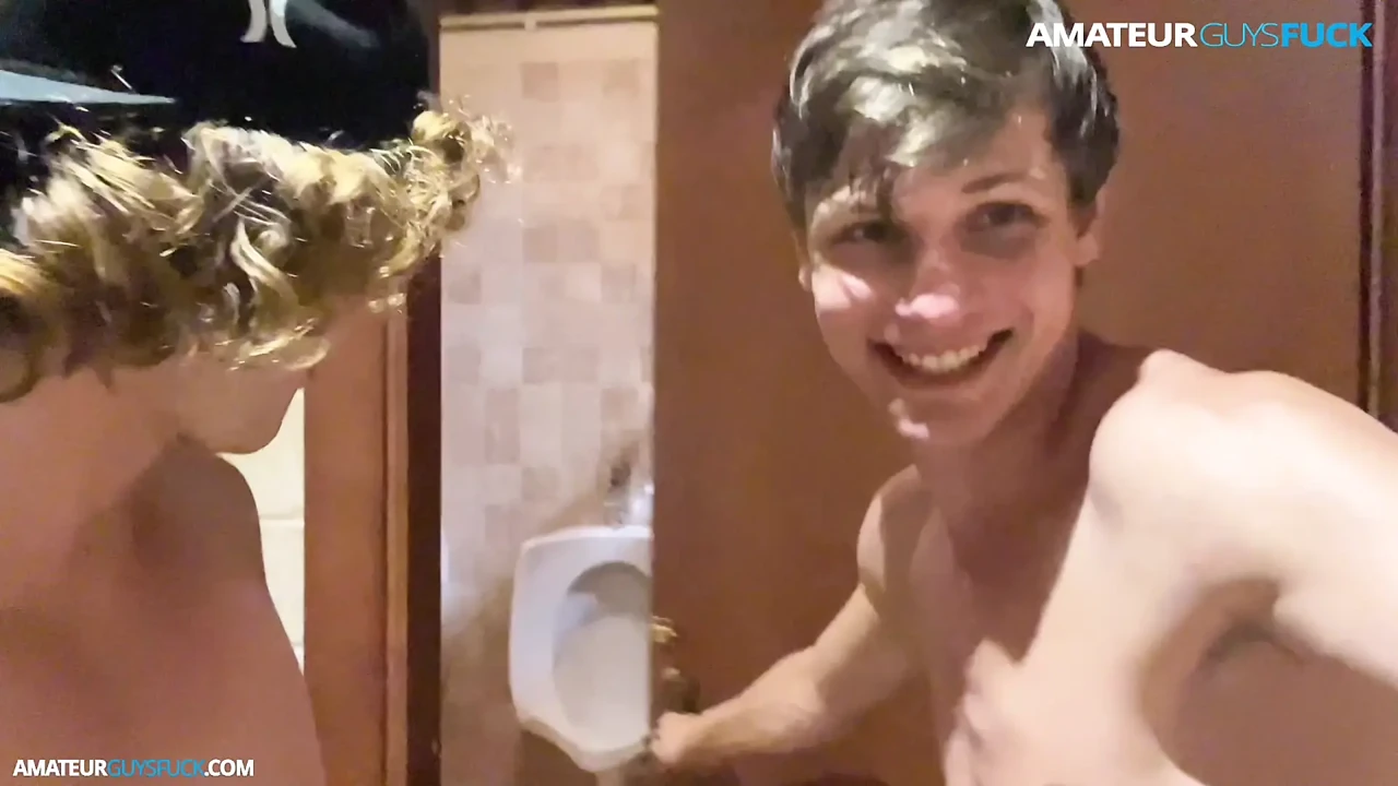 2 friends get filthy in a public bathroom,and they filmed it just for you