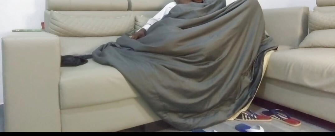 It was very cold watching a movie, he turned me on and fucked me after I got back from the trip, oh what a great fuck!