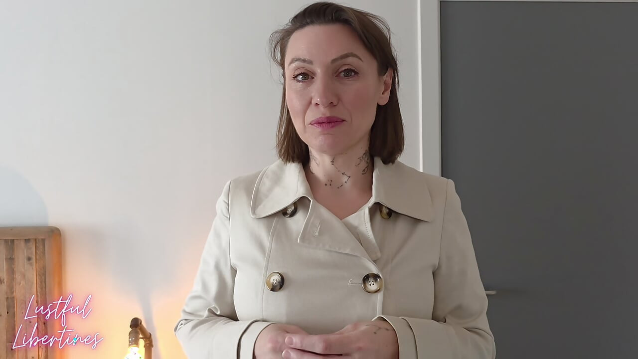 I accidentally booked my Stepmom, why didn't she leave? Her mature hairy MILF pussy was soaking at the thought of fucking me