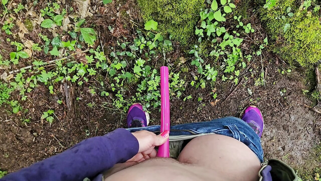 Tree Piss with Female Urination Device