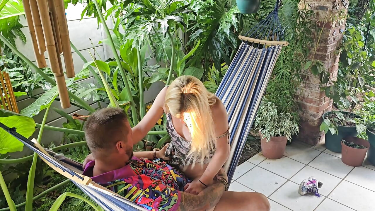 Hawaii Holiday Slutty Girlfriend on Top