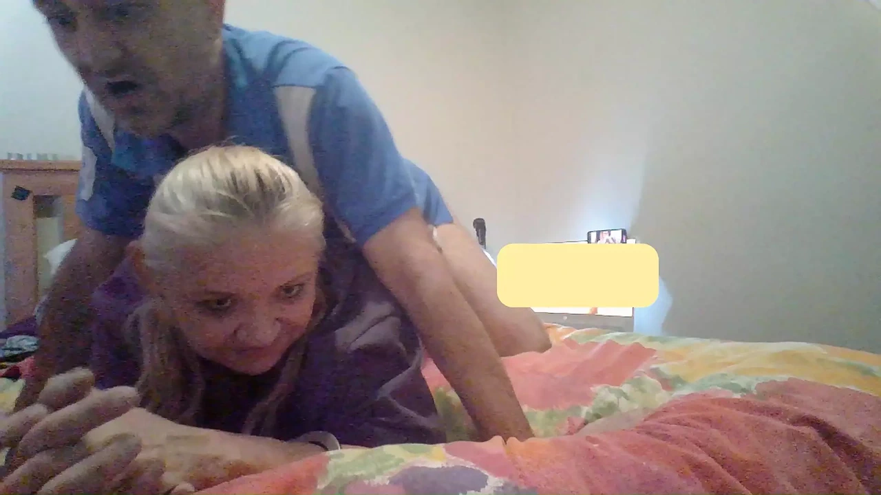 Hậu môn máy bay bà già mẹ kế.