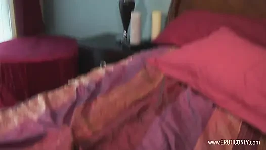 Memek sempit cewek semok ini dientot habis-habisan sama kontol besar pria kulit hitam