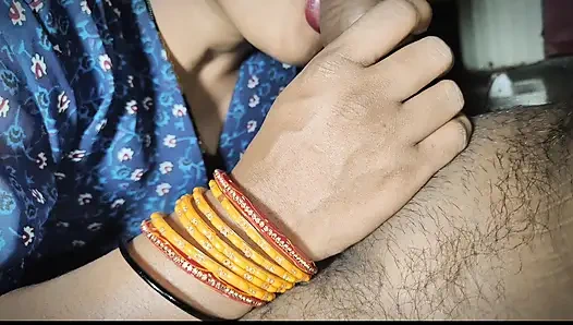 Patronumun karısı evde yokken sikimi emmem ve döl yemem için bana ekstra para veriyor