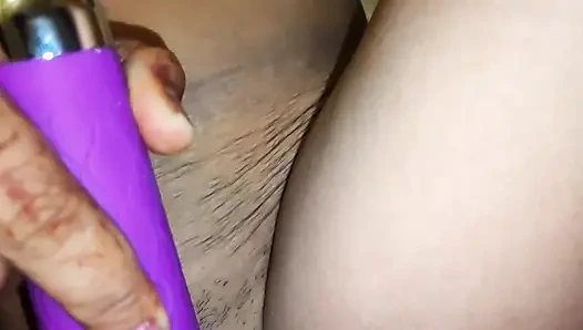 hindi neha 1st time pussy in vibretor cumshot  on pussy