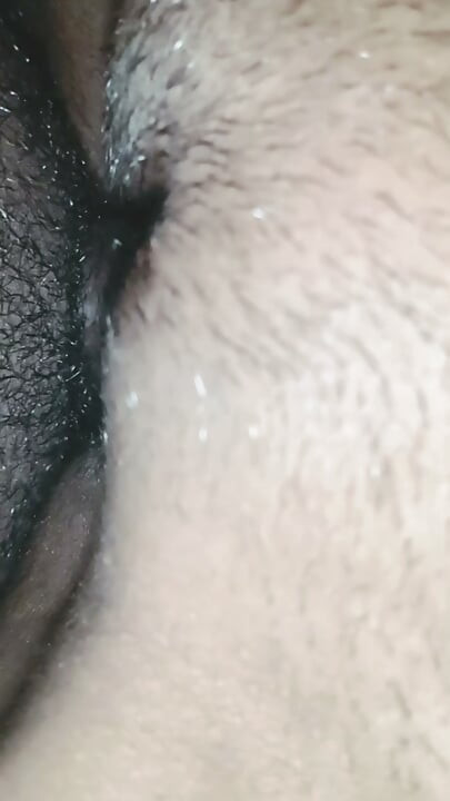 Desi Wife Ko Doggy Style Ki Tara Choda Husband ne Or Pani Undar Giraya..