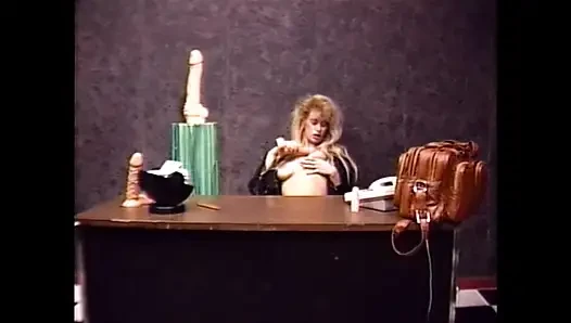 Pengalaman Lesbian Jadul Yang Tak Terlupakan - Bab #02